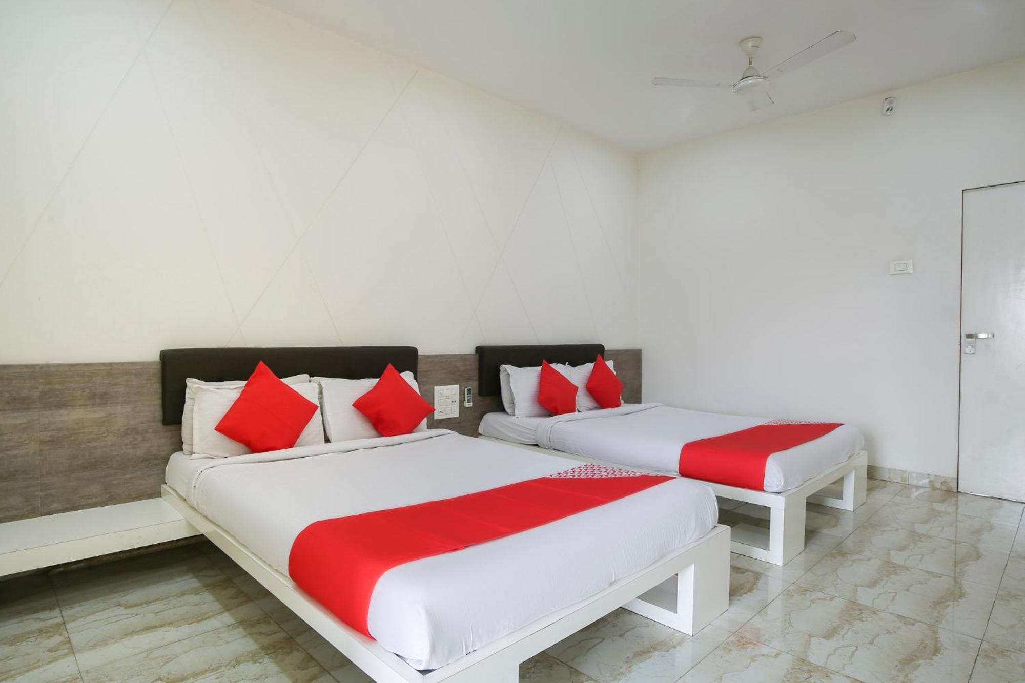 Hotel O Shiv Vatika Banquet & Rooms Bhatha Bagian luar foto