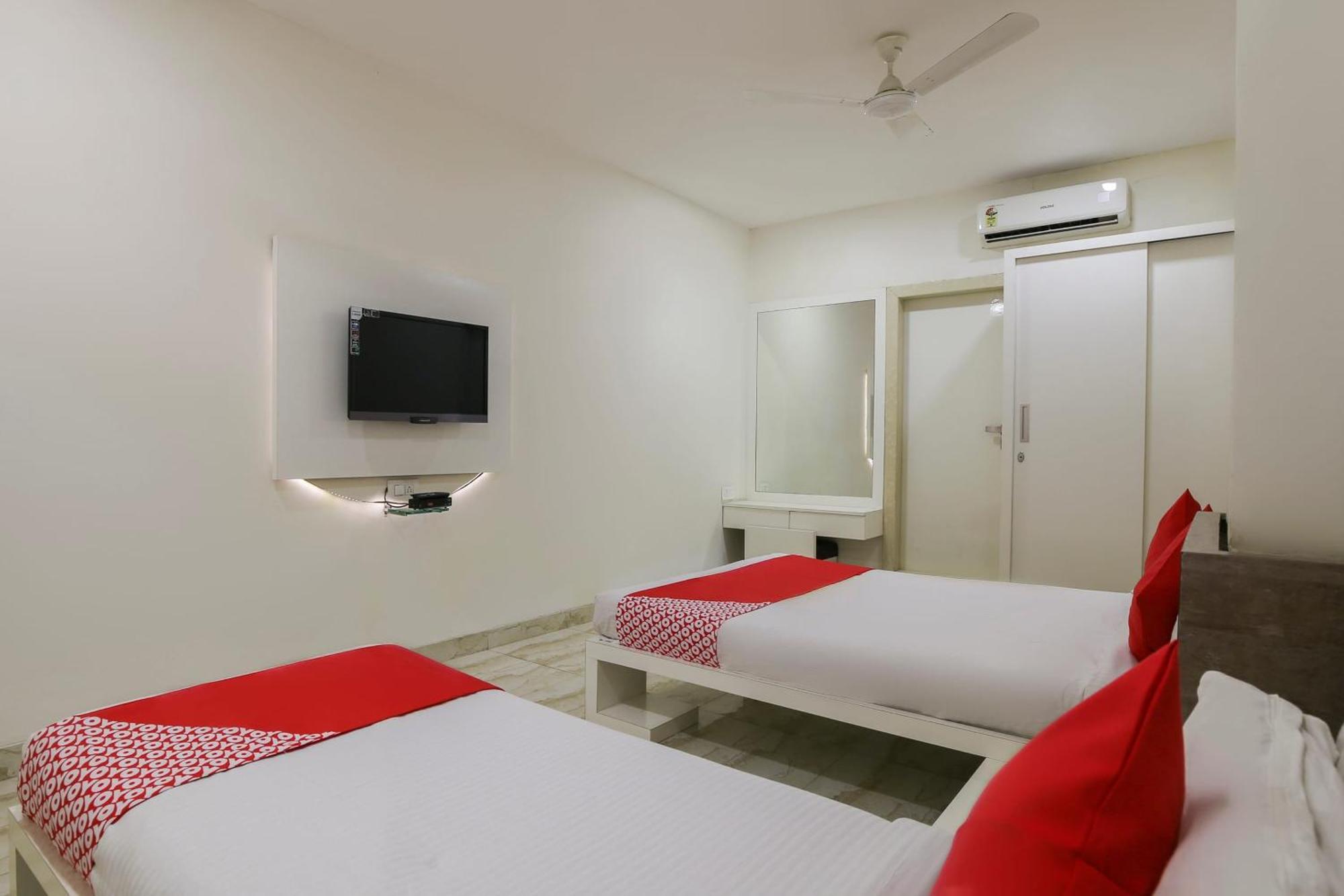 Hotel O Shiv Vatika Banquet & Rooms Bhatha Bagian luar foto