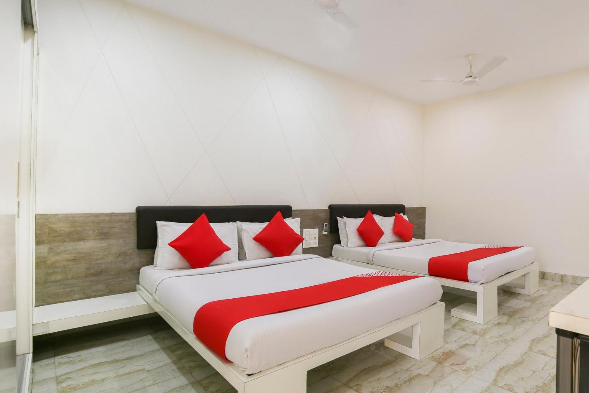 Hotel O Shiv Vatika Banquet & Rooms Bhatha Bagian luar foto