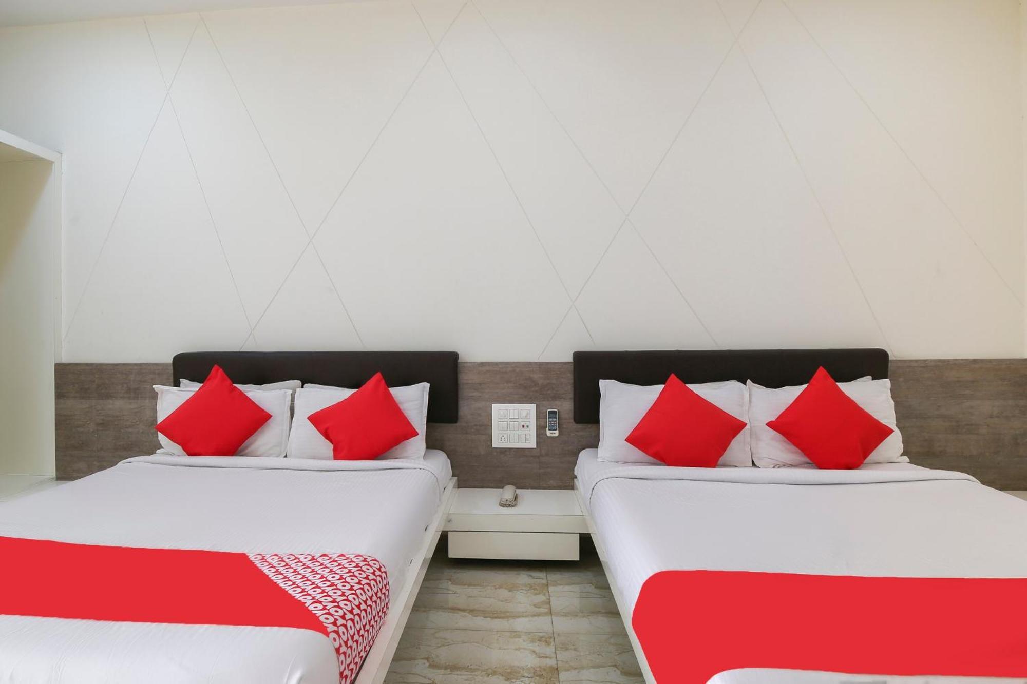 Hotel O Shiv Vatika Banquet & Rooms Bhatha Bagian luar foto