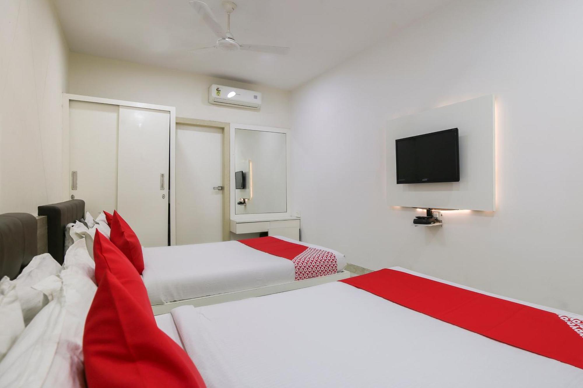 Hotel O Shiv Vatika Banquet & Rooms Bhatha Bagian luar foto