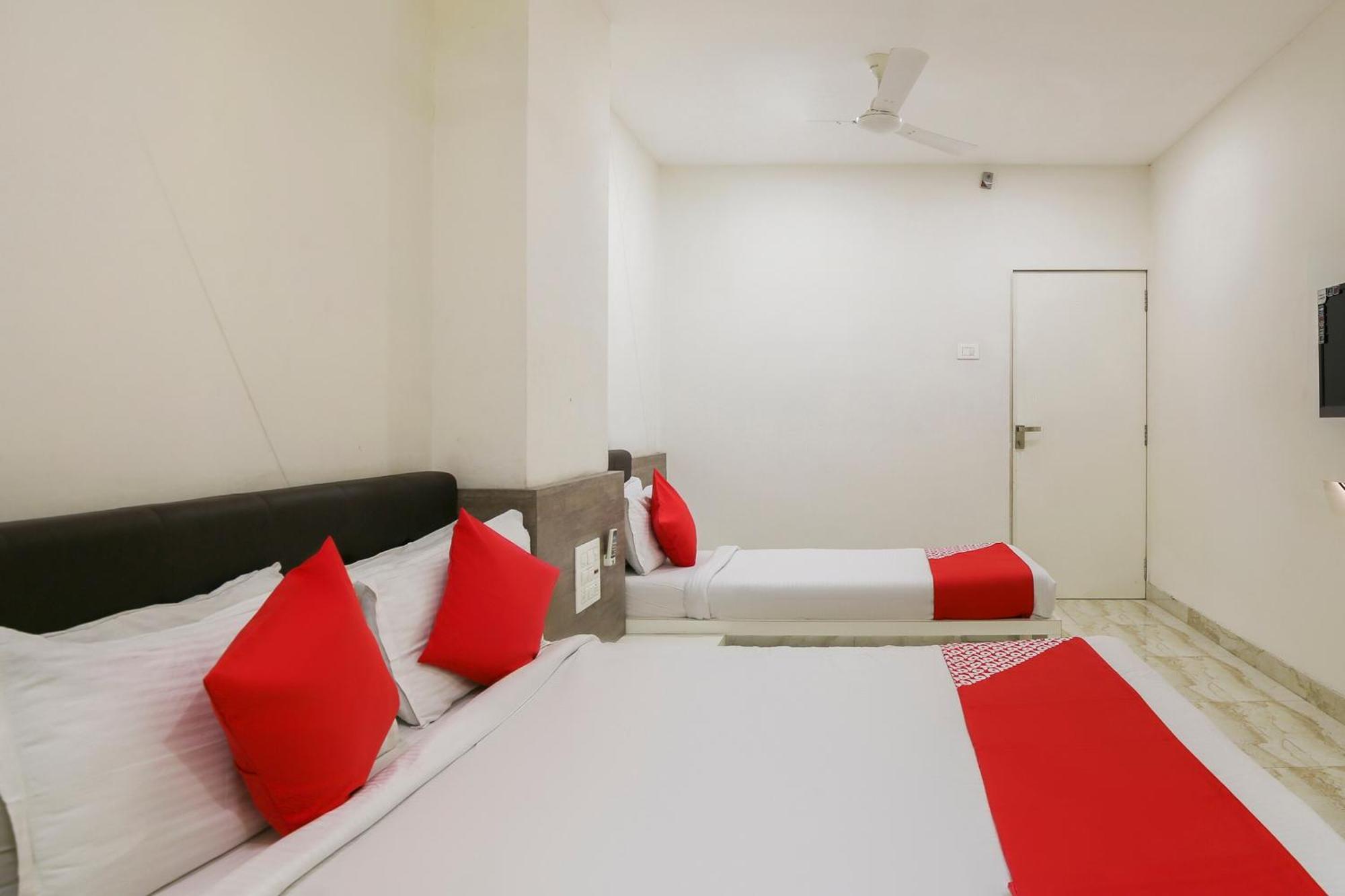 Hotel O Shiv Vatika Banquet & Rooms Bhatha Bagian luar foto