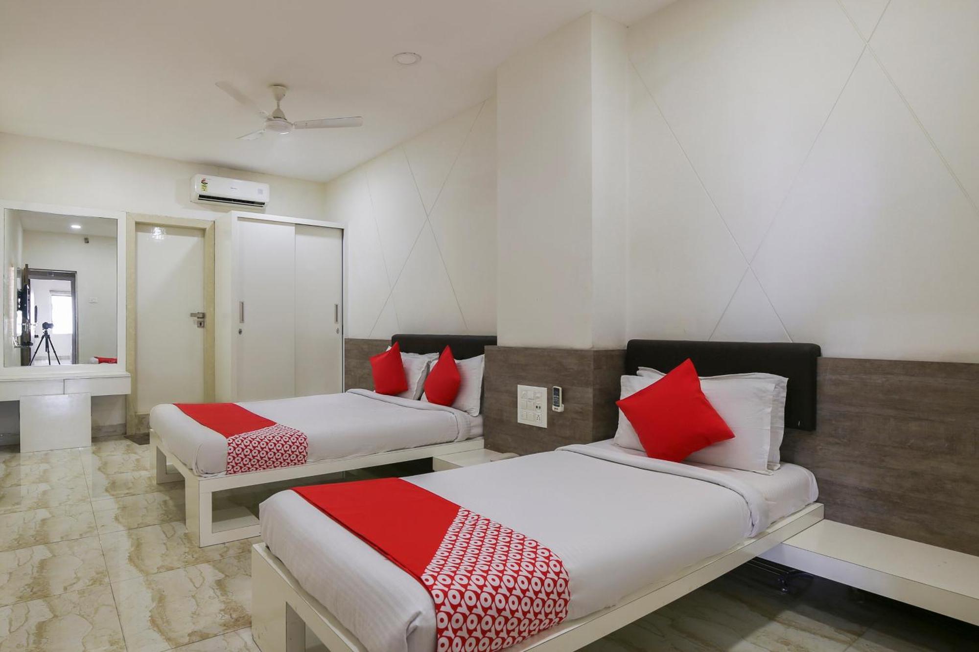 Hotel O Shiv Vatika Banquet & Rooms Bhatha Bagian luar foto